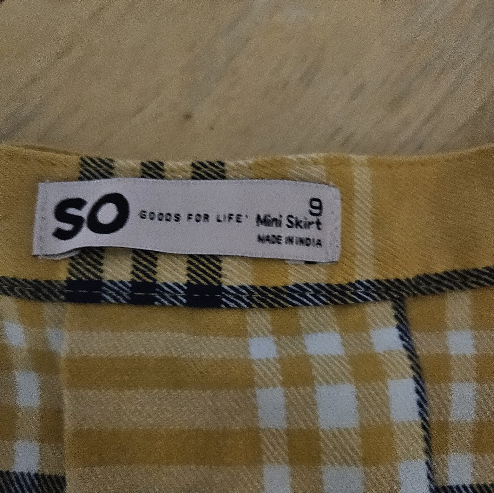 So brand ladies mini skirt